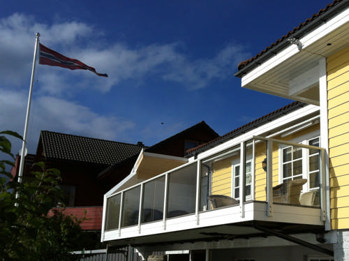 Plastmo_Railing_Hvit_frontmontert.JPG