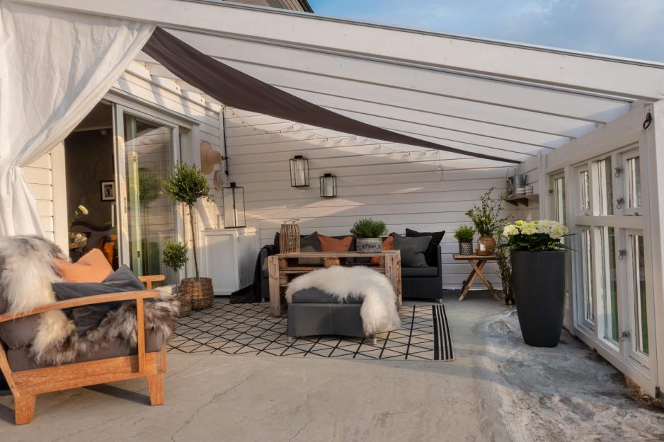 SunGlaze klar, montert på rekkehus i Son