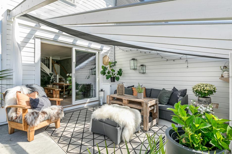 SunGlaze klar, montert på rekkehus i Son